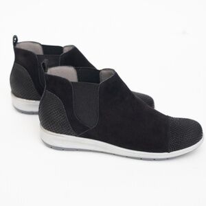 Walking Cradles Osmond Black Leather Bootie Size 7.5